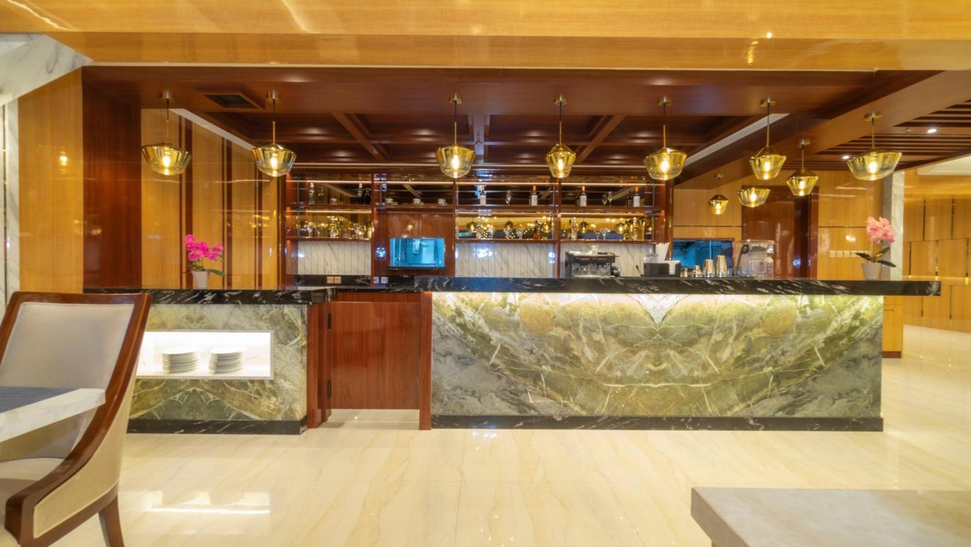City Of Aventus Hotel - Denpasar Luaran gambar