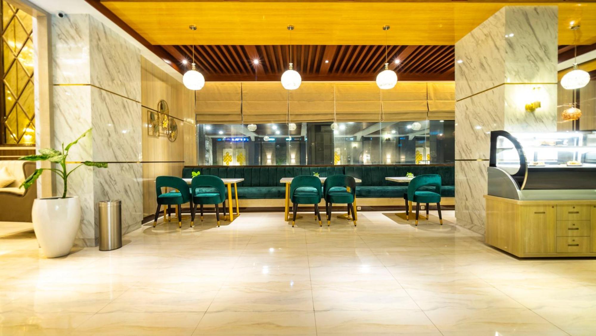 City Of Aventus Hotel - Denpasar Luaran gambar