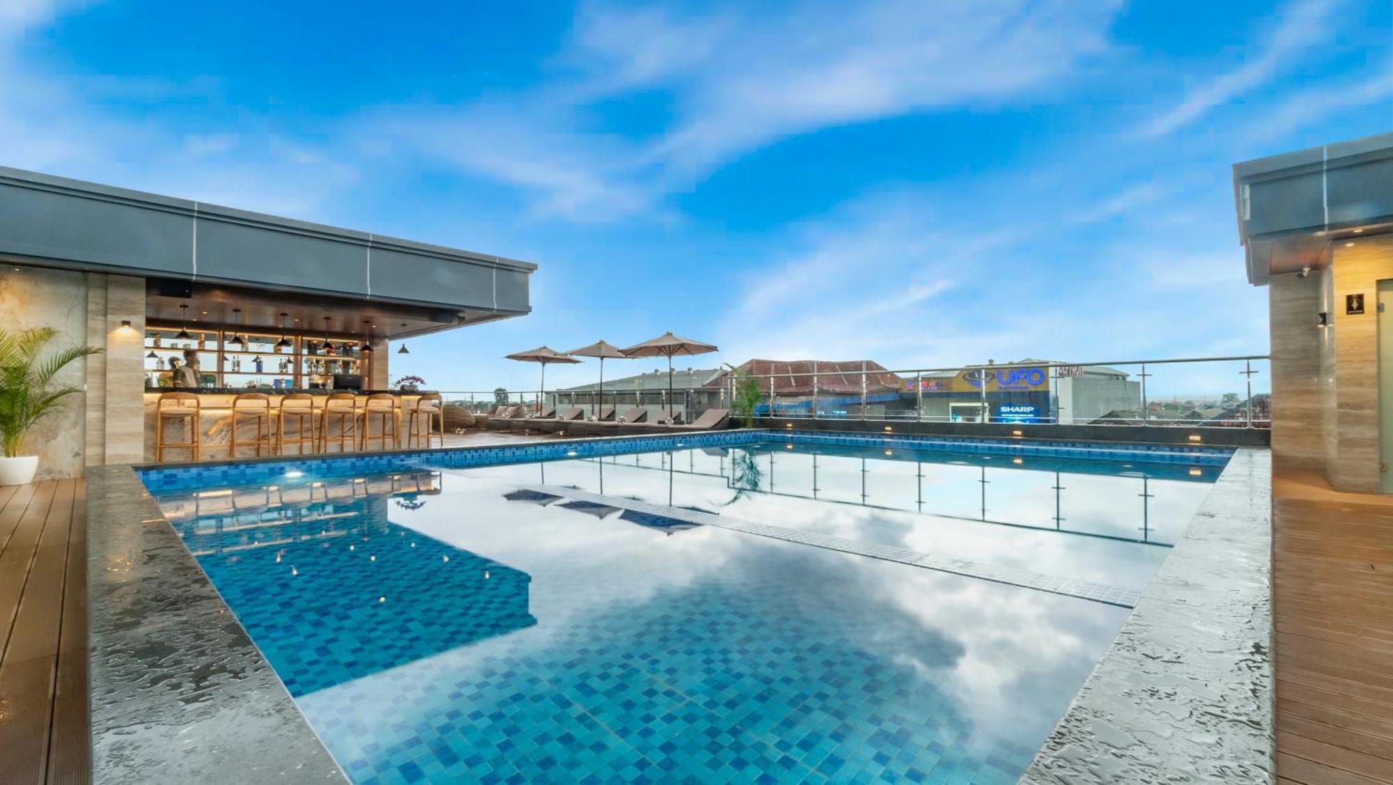 City Of Aventus Hotel - Denpasar Luaran gambar