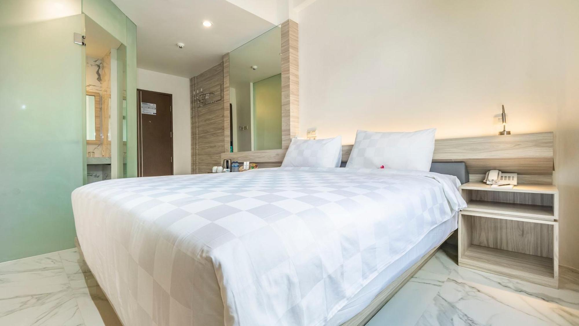 City Of Aventus Hotel - Denpasar Bilik gambar