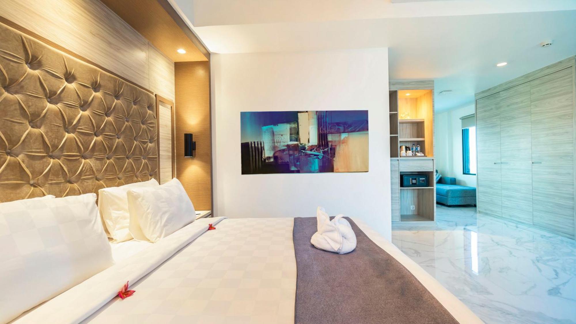 City Of Aventus Hotel - Denpasar Luaran gambar